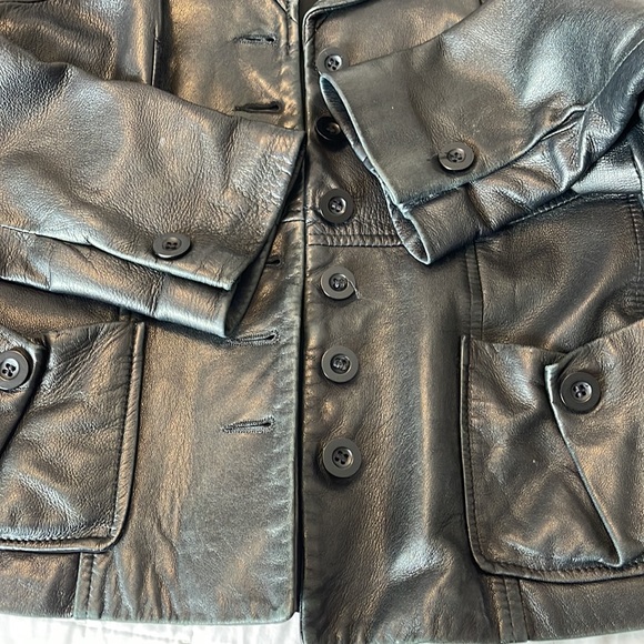 Danier fitted leather blazer - Picture 10 of 10